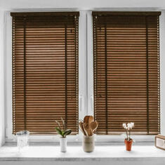 Деревянные жалюзи на балконную дверь Деревянные жалюзи на балконную дверь цена. Купить в «Мастерская Жалюзи»