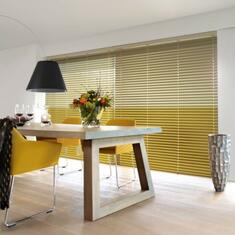 Горизонтальные жалюзи для магазина цена. Купить в «Мастерская Жалюзи»